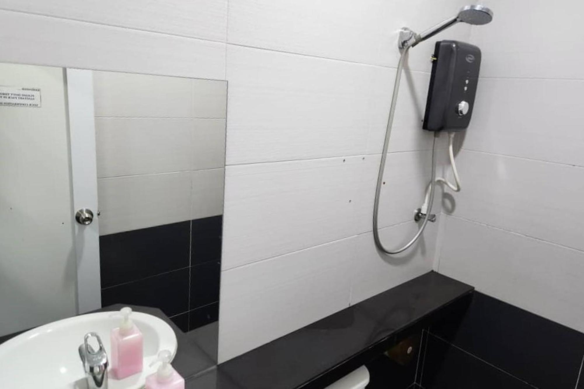 Hotel Alam Indi Johor Bahru Eksteriør billede