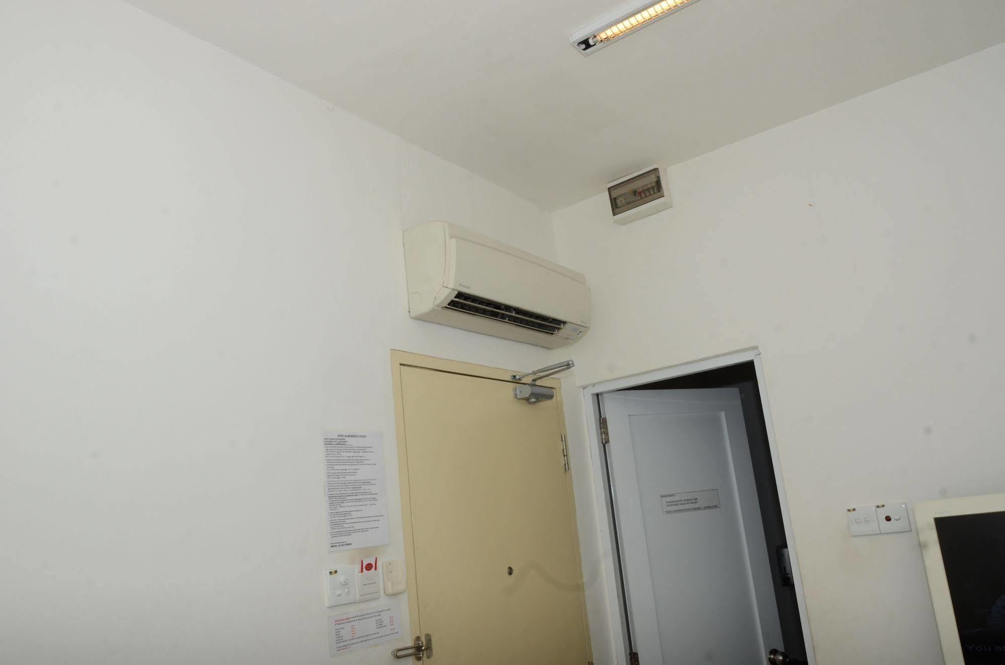Hotel Alam Indi Johor Bahru Eksteriør billede